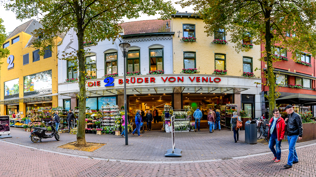 Die Zwei Brüder Von Venlo Sonntags Geöffnet www.levensmiddelenkrant.nl