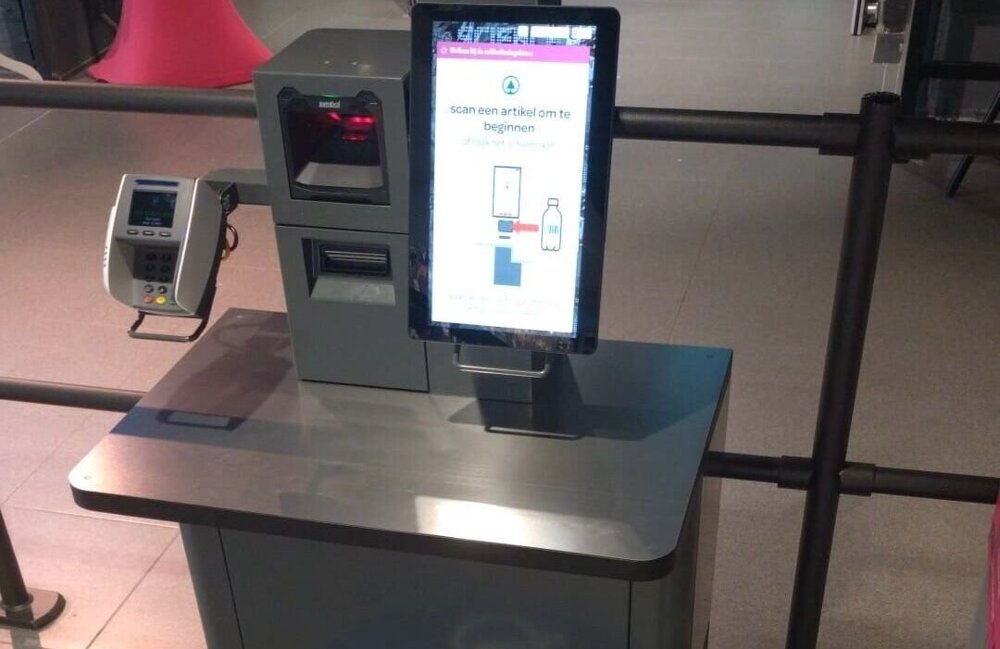 rolstoel zelfscan spar university.jpg