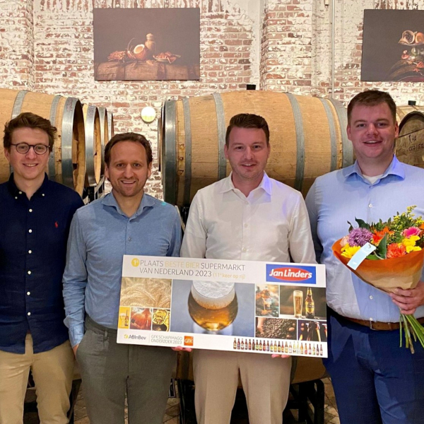 Jan Linders beste in bier groepsfoto.jpg