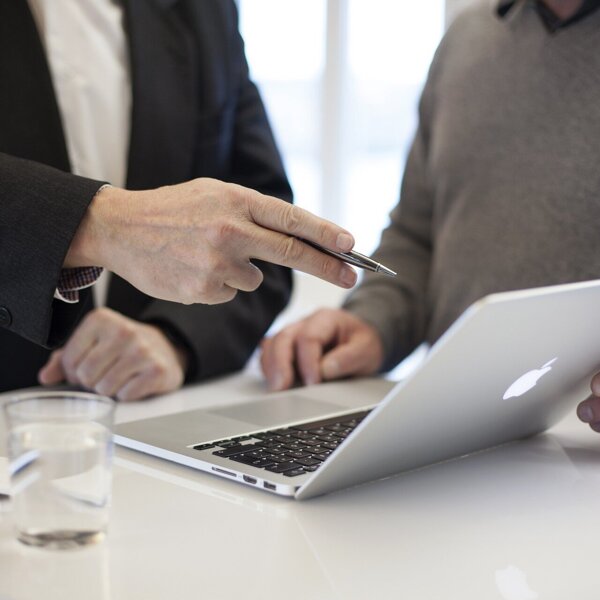 consulting-3031678_1920.jpg