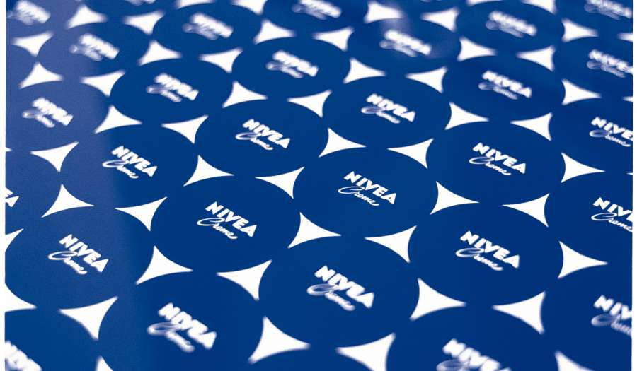 nivea_fabriek_potjes_creme_logo_sticker-a900x525.jpg