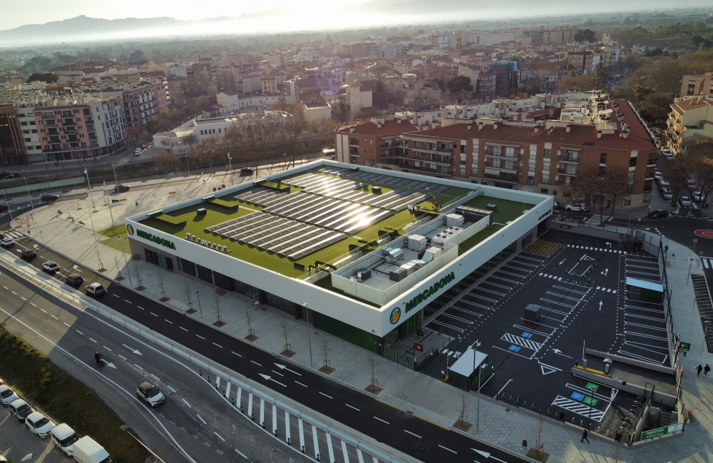 Solar pannels at Cambrils supermarket.jpg