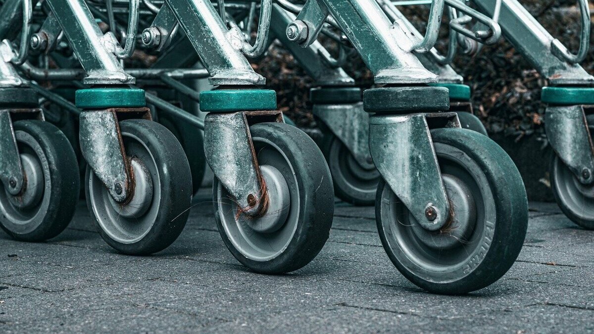shopping-carts-7478891_1280.jpg