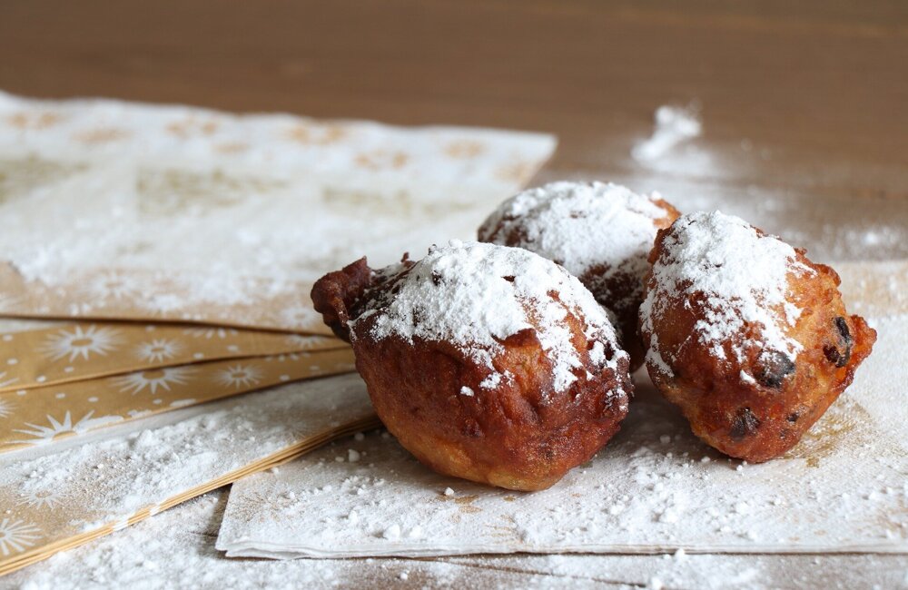 deep-fried-doughnut-balls-3905346_1920.jpg