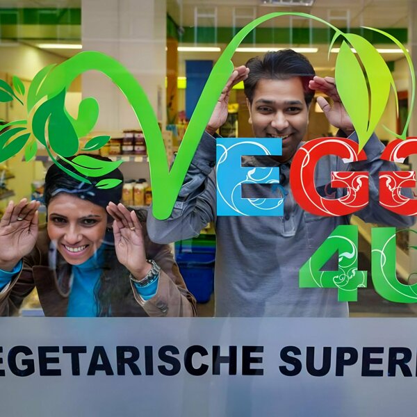 Mila_Raj-upscaled_x4_light-100%_exposure_correction (1).jpg