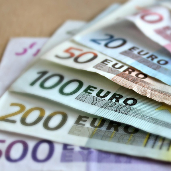 banknotes-209104_1280.jpg