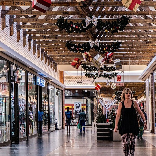 shopping-mall-522619_1920.jpg