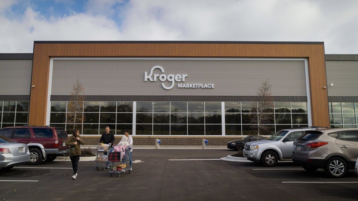 639 Exterior.01_17_09_07.Still007.jpg