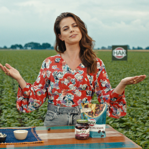 Foto-2-Diverse-beelden-uit-de-nieuwe-campagne-van-HAK.png