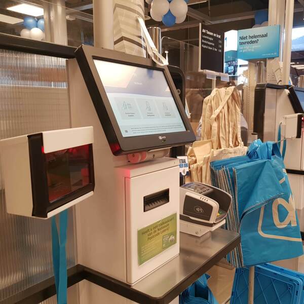 zelfscan AH Albert Heijn Bouwens afrekenen kassa.jpg