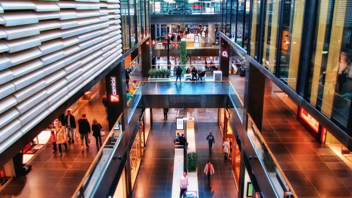 shopping-mall-1184340_1920.jpg