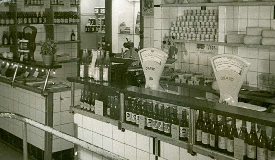 2.1942.dirk_.melkwinkel-a900x525