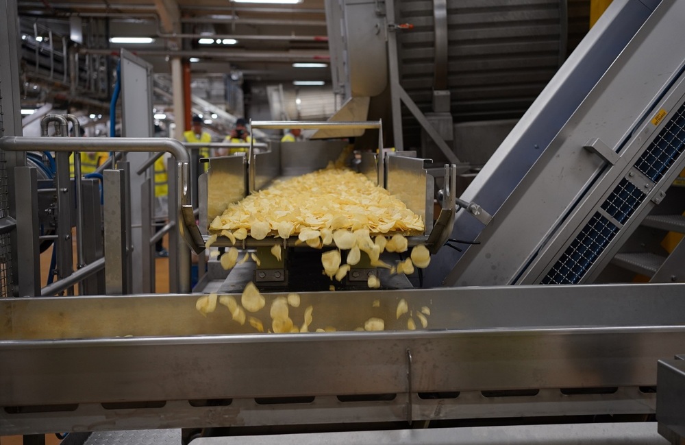 Lay's chips in PepsiCo fabriek.JPG