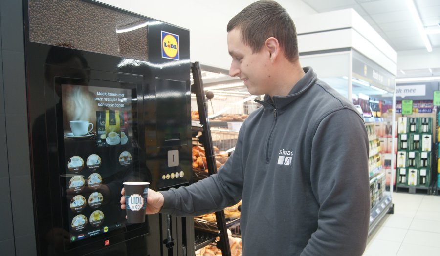 klant_koffie_automaat_coffee_to_go_1_900x525.jpg