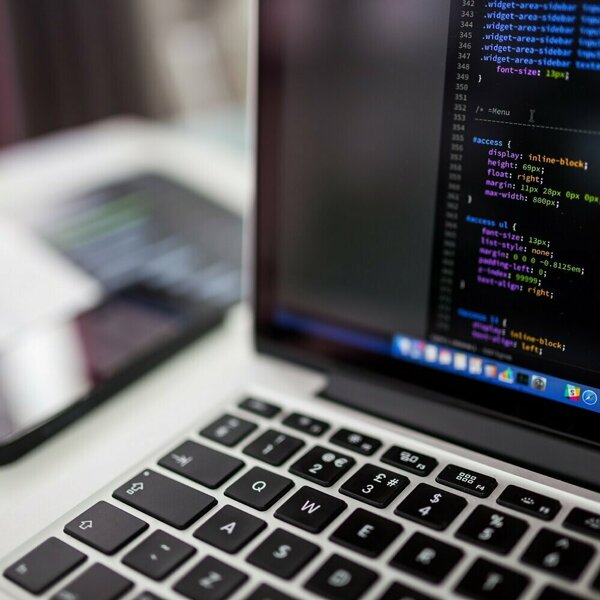 laptop-2620118.jpg