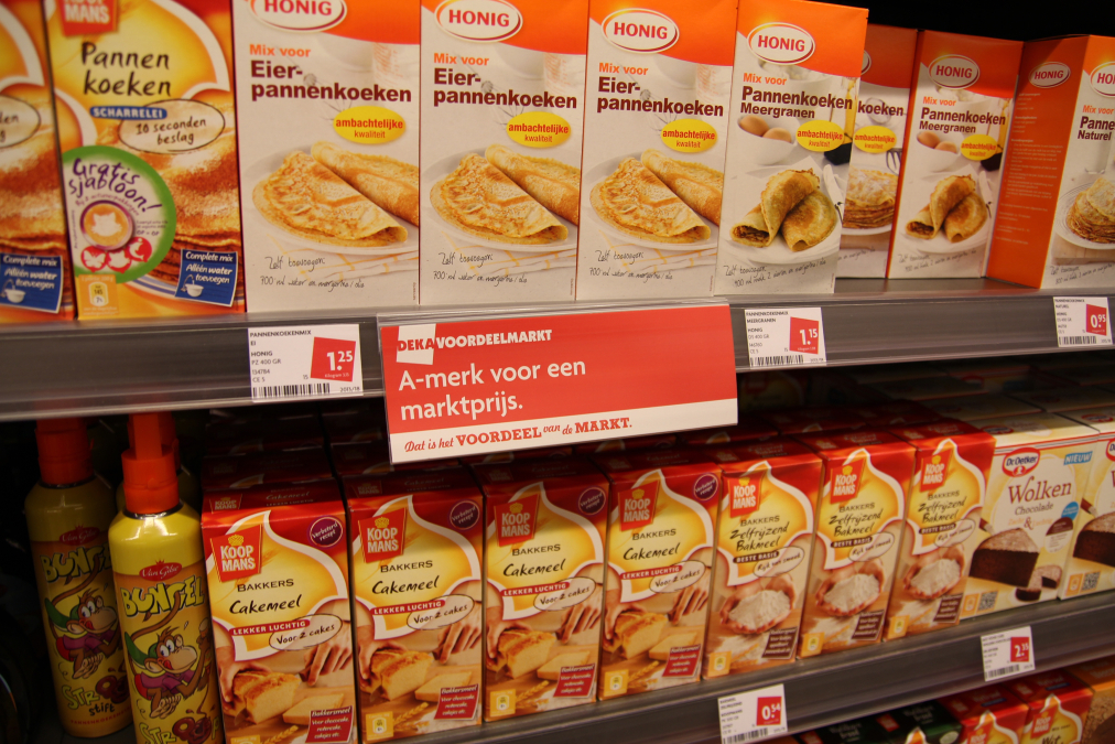dekamarkt-krommenie-prijssignaal-a-merk-lage-prijzen-prijskaartje-schapkaartje-bakproducten-mixen-honig-koopmans.jpg