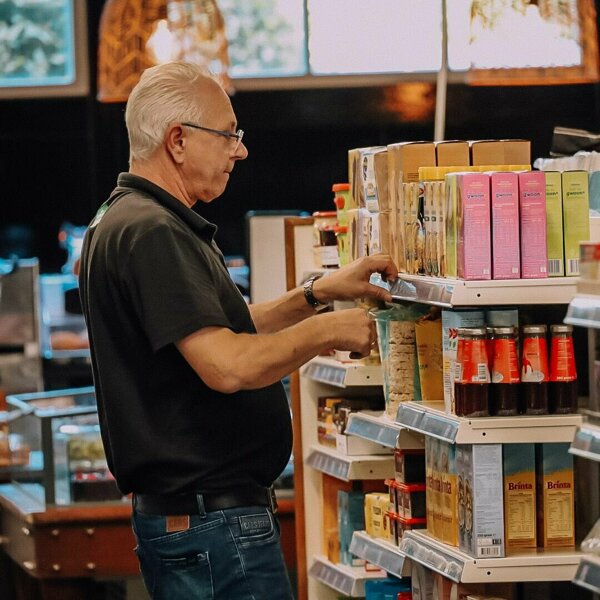 Andree Kennis aan het werk.jpg