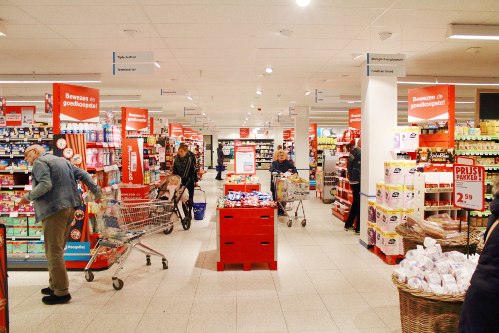 hoogvliet-06-gangpad-midden-winkel.jpg