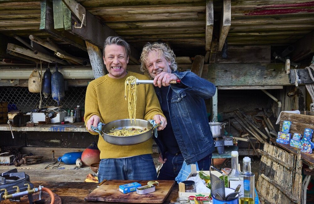 Jamie Oliver & Bart van Olphen - Food - HR - Photographer_ David Loftus.jpg