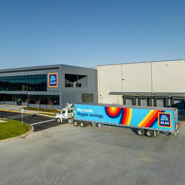 Het nieuwe distributiecentrum van Aldi in Alabama Golfkust Foto AM King.jpg