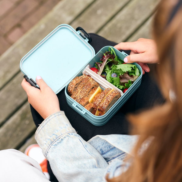 Helft-van-de-Nederlanders-verpakt-lunch-in-broodtrommel-c-Sjors-Massar-Fotografie.jpg