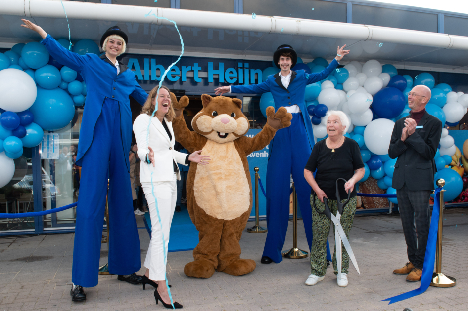 Foto's: Albert Heijn opent eerste voormalige Deen-winkel