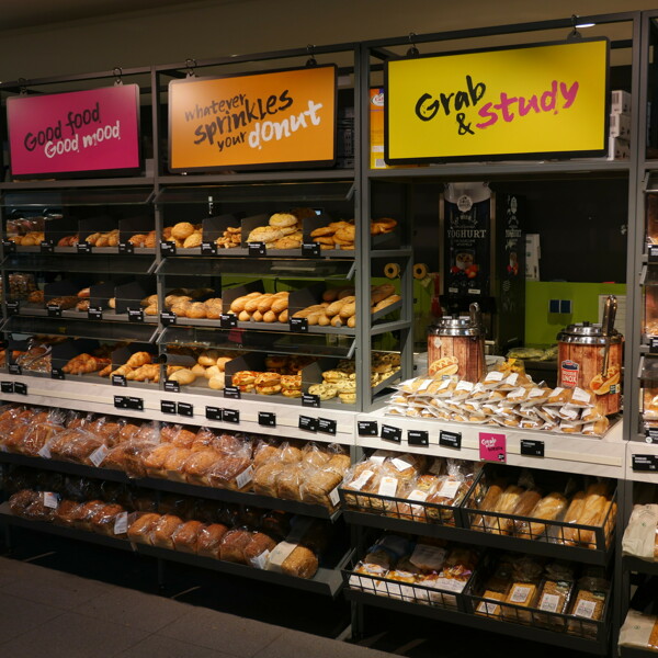 Spar university interieur brood.JPG