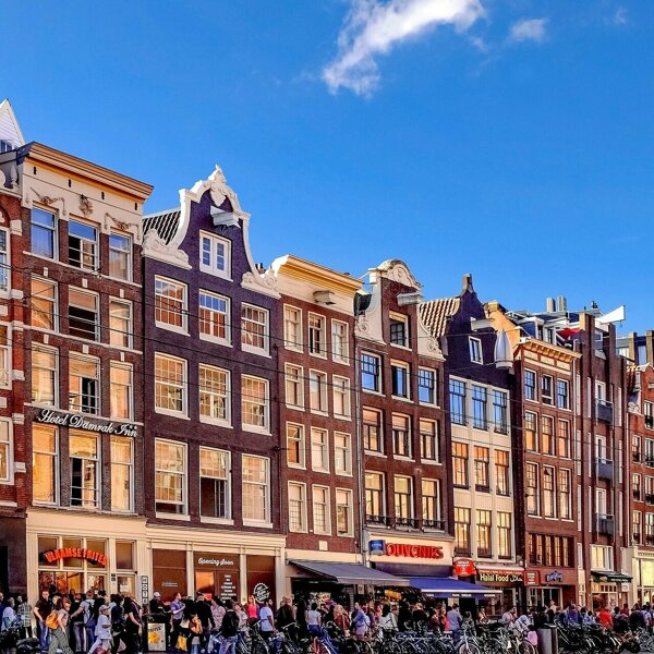 amsterdam-2684933_1920 (1).jpg