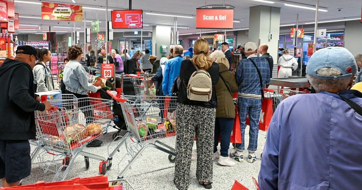 Dirk opent supermarkt en slijterij in Almere