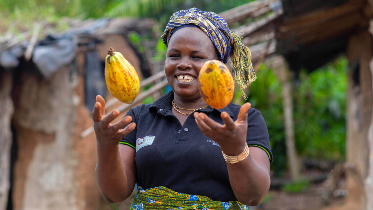 Fairtrade_Nederland_Cacao_Boerin_Ivoorkust-scaled.jpg