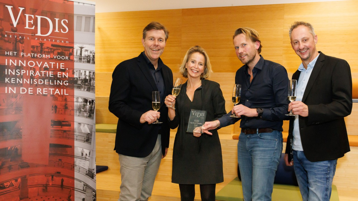 foto-winnaar-nix-nix-award-new-retail-champion-2022