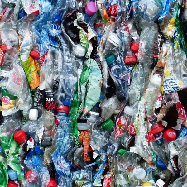 plastic-bottles-115071_1920.jpg