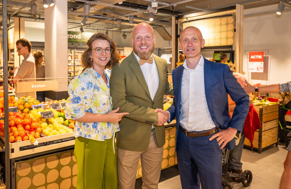 Natascha en Michael de Bruijn met Aart van Haren.jpg