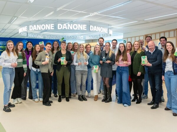 Danone040325nr02.jpg