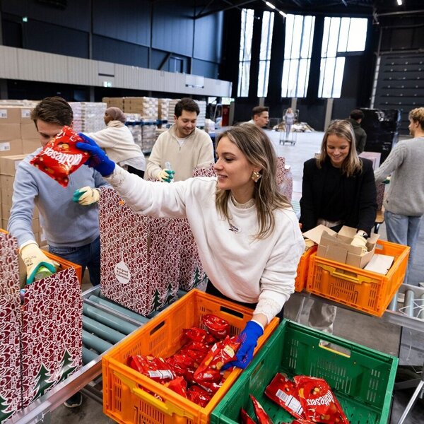 Close up team inpakken.jpg