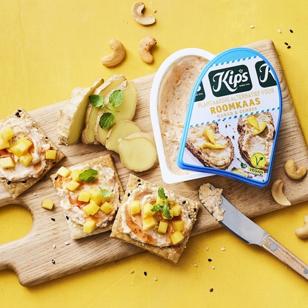 Kips Roomkaas Mango & Gember_borrelplank.jpeg