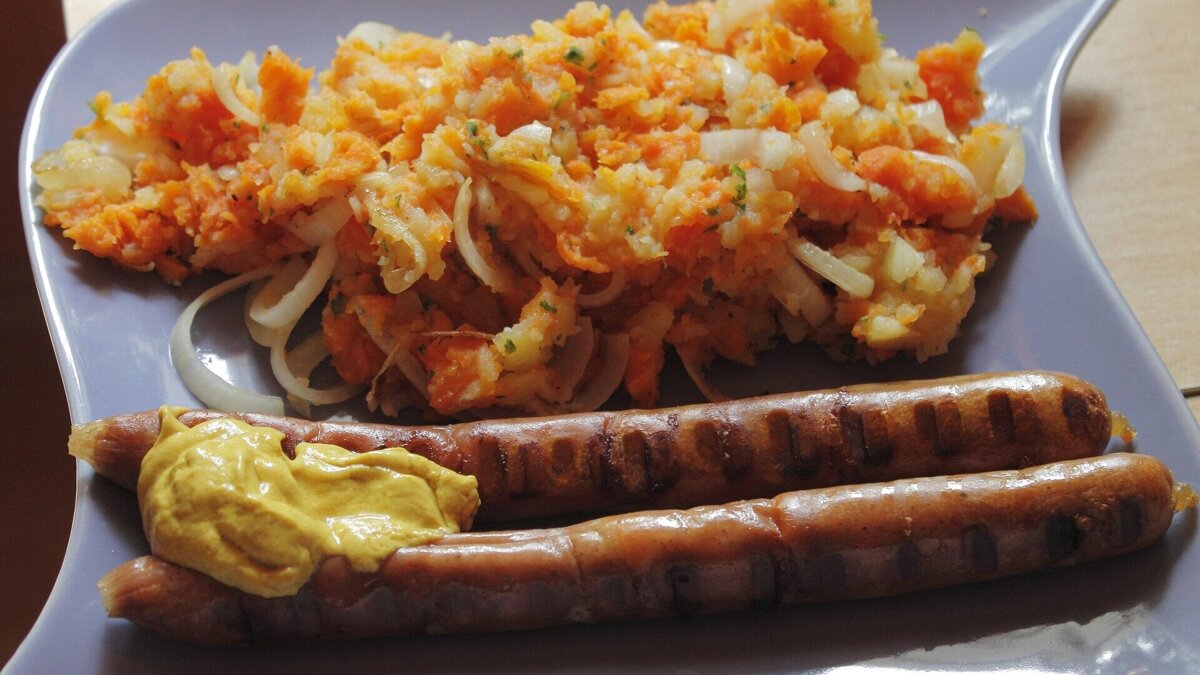 bratwurst-445032_1920.jpg