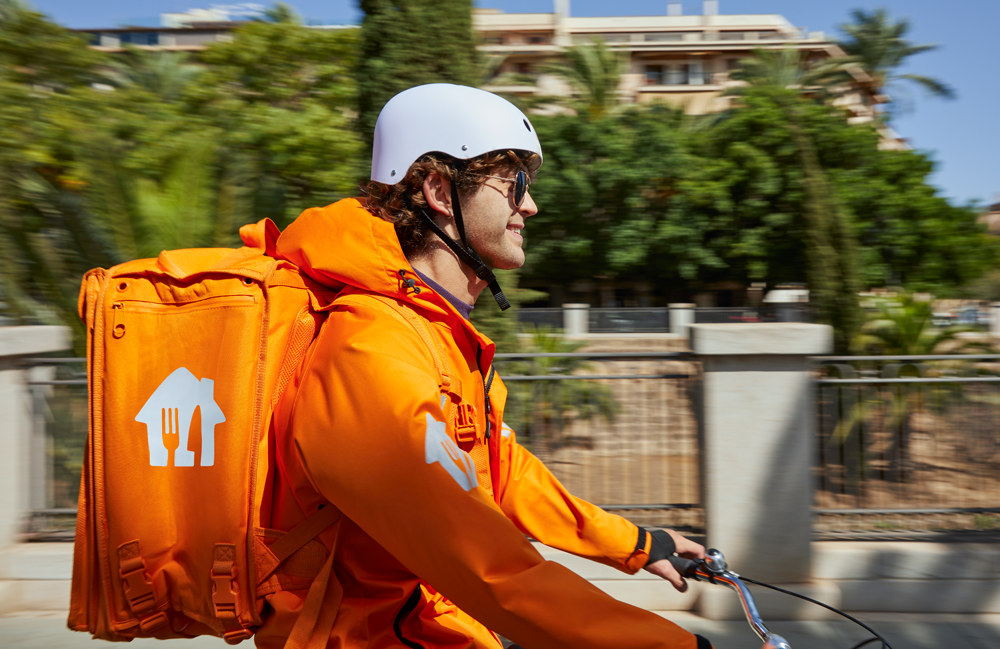 544796-Just Eat courier (7)-d2c115-original-1720102781.png