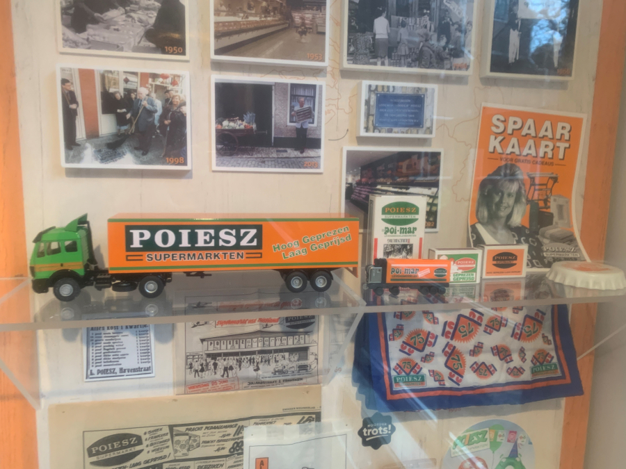 kruideniersmuseum-vitrine-poiesz.jpg