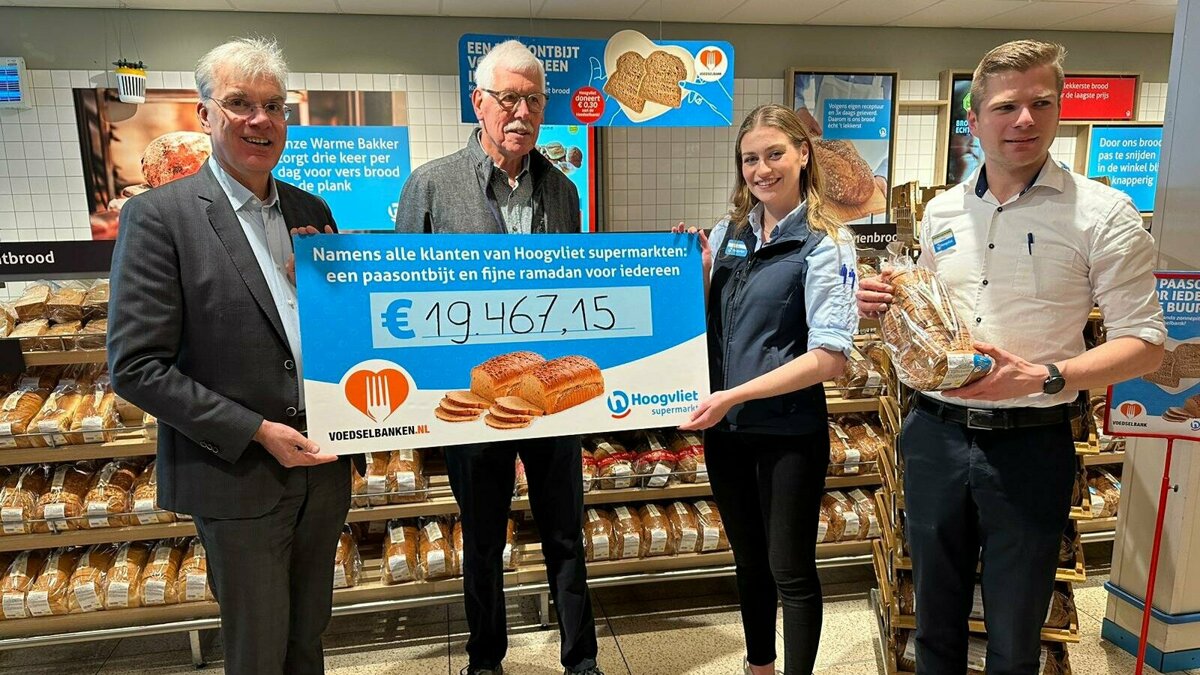 Uitreiking cheque Hoogvliet - voedselbank.jpg
