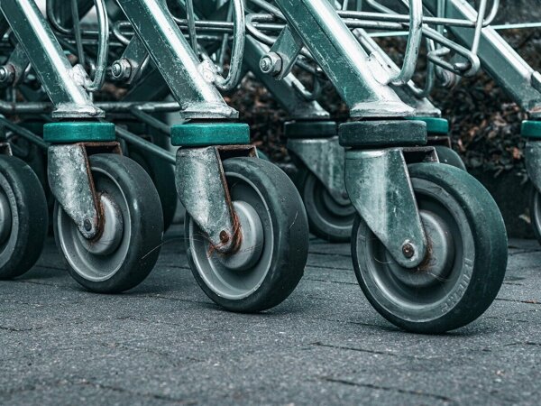shopping-carts-7478891_1280.jpg