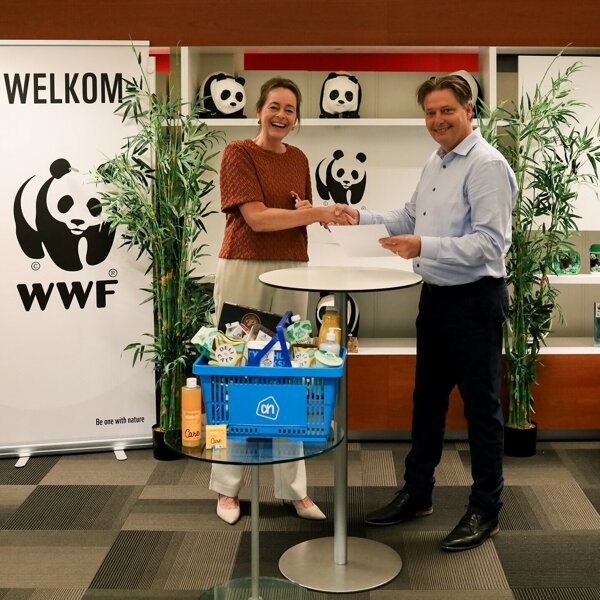 ondertekeningsmomentwwf-nlxalbertheijn.jpg