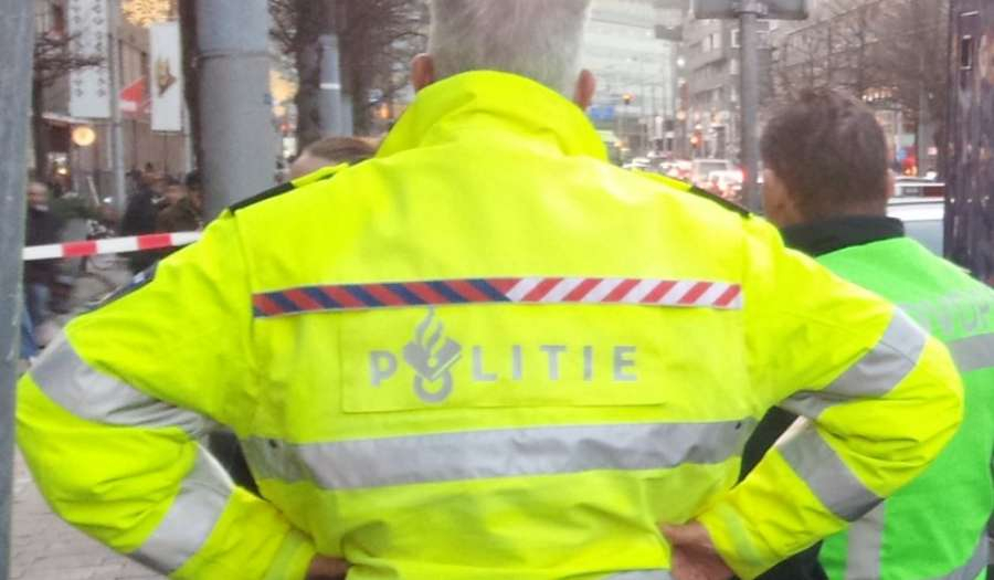 politie_agent_geld_contant_resized_site-a900x525.jpg