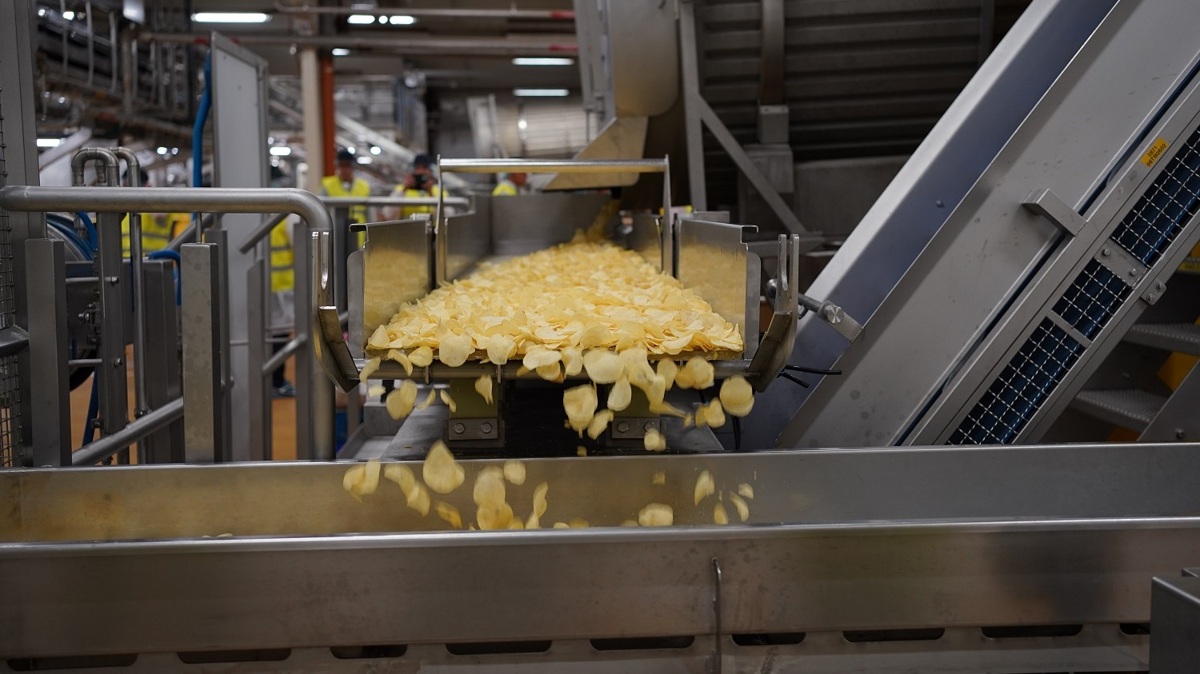Lay's chips in PepsiCo fabriek.JPG