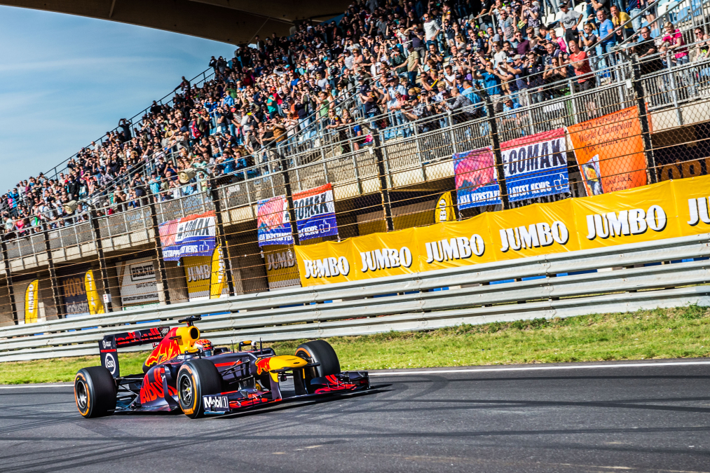 01-max-verstappen-rijdt-baanrecord-op-zandvoort.jpg