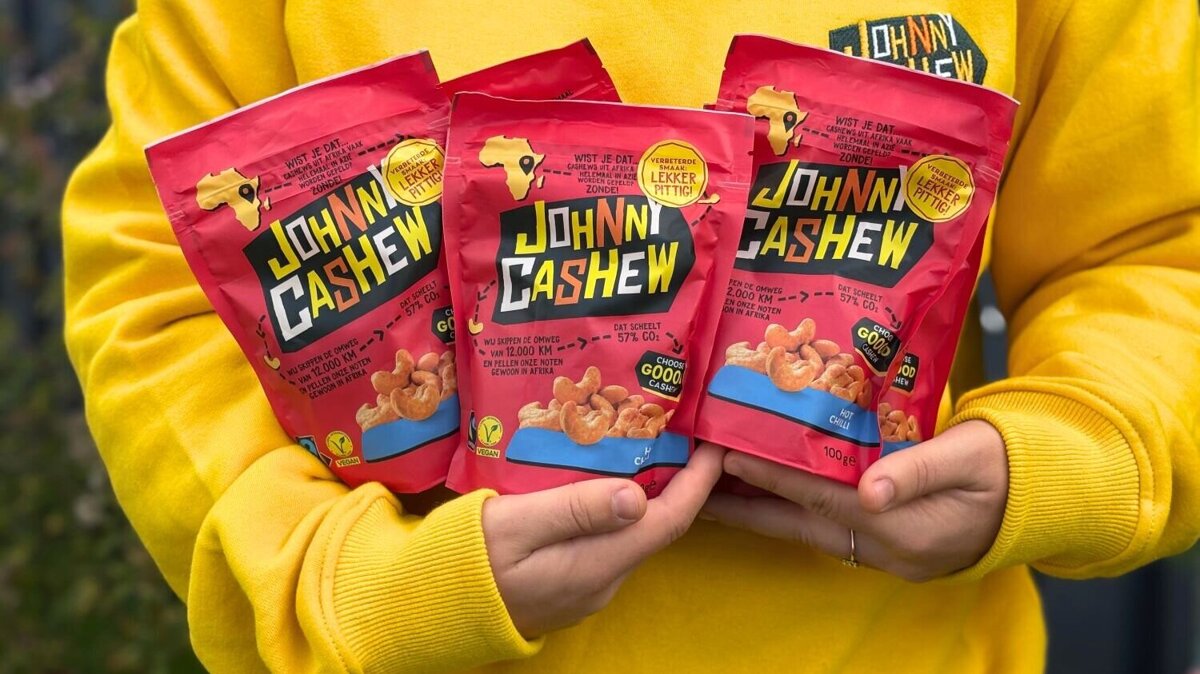 Johnny Cashew Hot Chilli.jpg