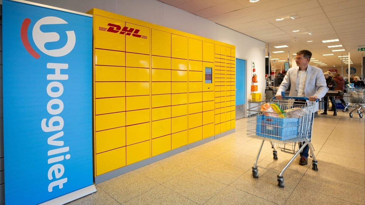 Hoogvliet-Supermarkten-introduceert-DHL-Pakketautomaten-in-filialen2.jpg