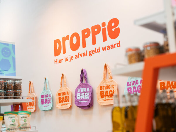 17-04 DROPPIE PERS-1.jpg