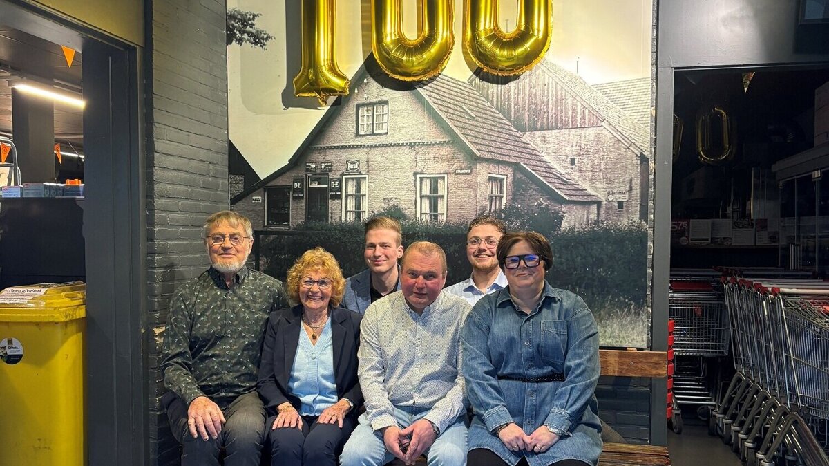 100 jaar juiste versie.jpg