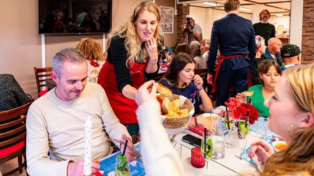 Opening Resto VanHarte in Zaandam met staatssecretaris VWS.jpg